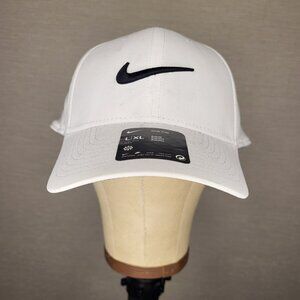 Nike Dri-Fit Club Structured Swoosh Cap